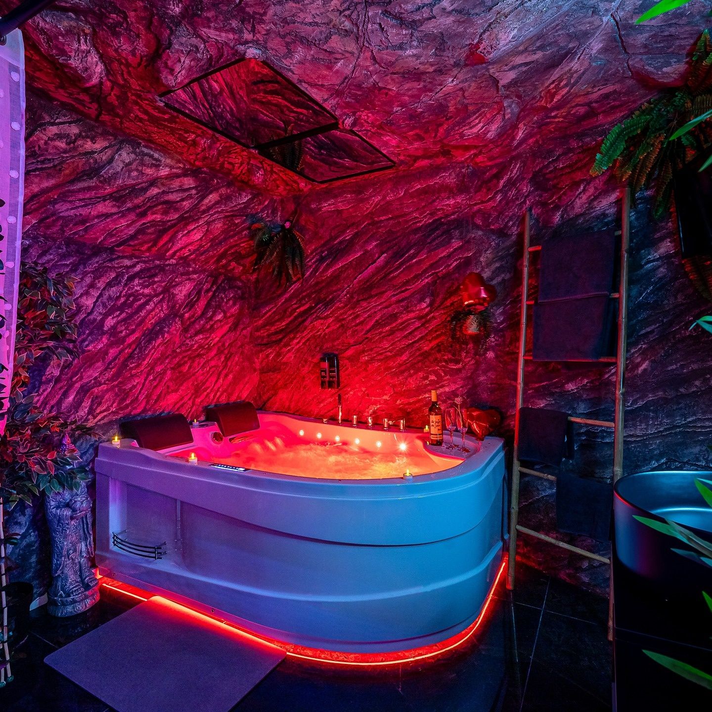Nouvelle Love Room à PerpignannAmbiance immersive, lumière...